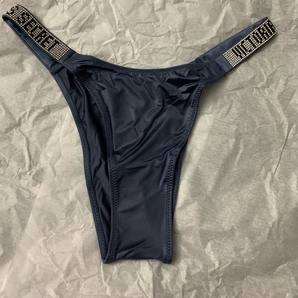 Victoria’s Secret Brazilian panty size small
